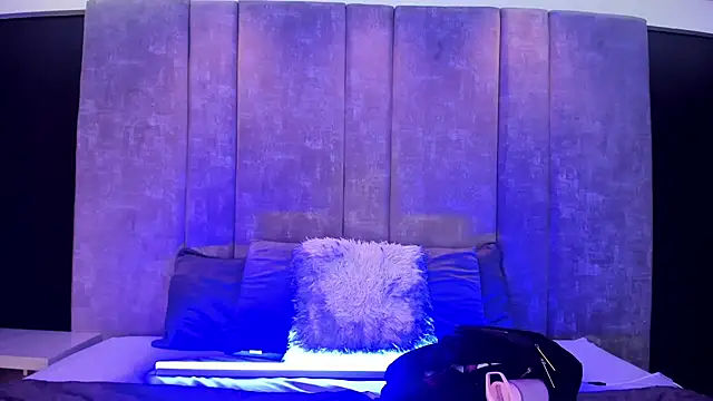 AmmyJones  online show from February 5, 7:29 pm