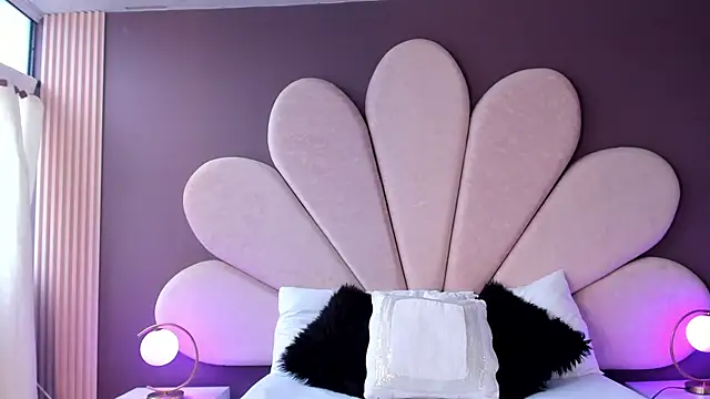 AmmyJones  online show from July 3, 7:42 pm