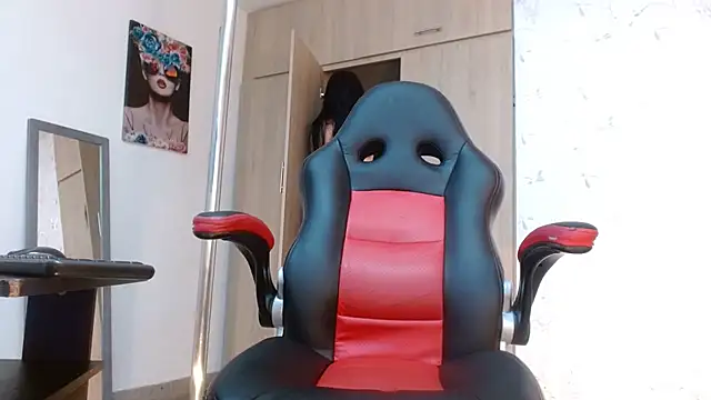 PaulinaRubio  online show from December 27, 7:24 pm