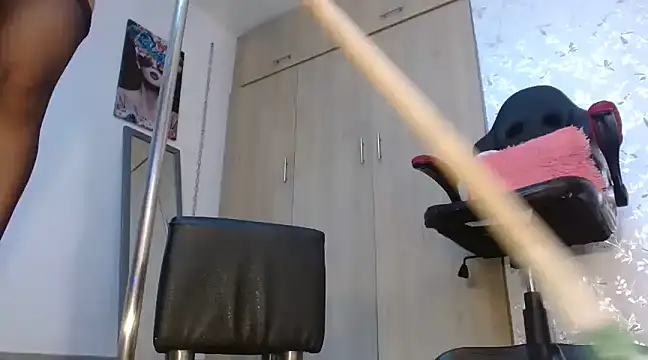 PaulinaRubio  online show from January 6, 10:15 pm