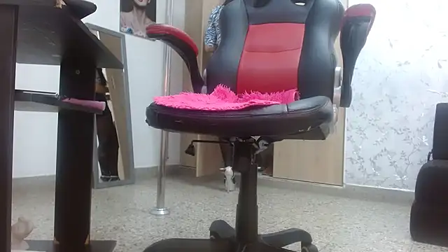 PaulinaRubio  online show from February 15, 7:17 pm