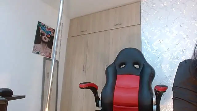 PaulinaRubio  online show from February 21, 10:26 pm