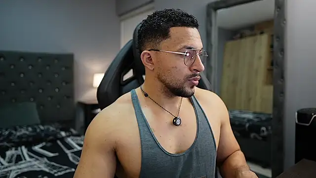 Snapshot of Martin_Logan chatting on March 23, 12:14 am Martin Logan online show from March 23, 12:14 am