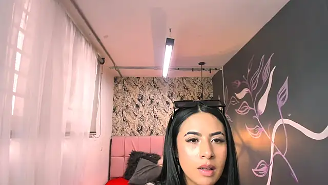 Snapshot of CharlotteeGray_ chatting on February 4, 7:33 pm CharlotteeGray online show from February 4, 7:33 pm
