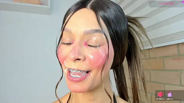 sofia quiros online show from January 11, 11:02 am