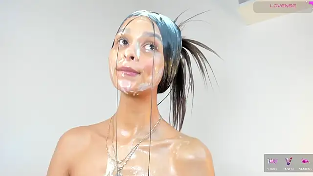 sofia quiros online show from February 12, 12:05 am