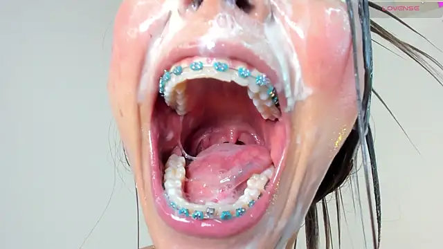 sofia quiros online show from February 28, 4:32 am