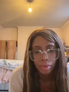 Snapshot of nolotymfcXo chatting on December 22, 9:00 am nolotymfcXo online show from December 22, 9:00 am