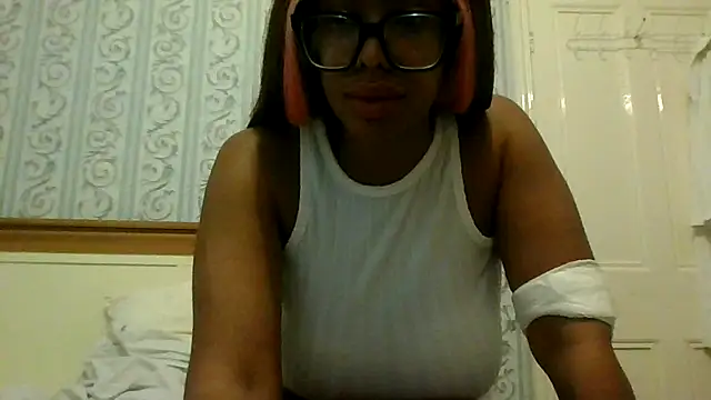 Snapshot of nolotymfcXo chatting on February 5, 7:24 am nolotymfcXo online show from February 5, 7:24 am