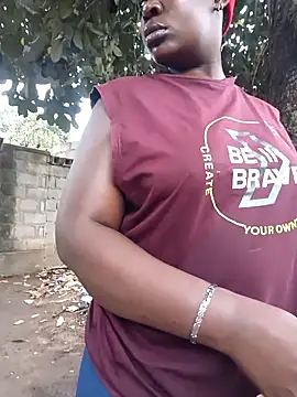 Snapshot of Broan_me chatting on February 19, 8:32 am Broan me online show from February 19, 8:32 am