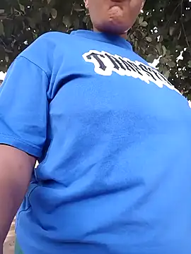 Snapshot of Broan_me chatting on March 6, 5:48 am Broan me online show from March 6, 5:48 am