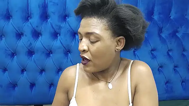 Snapshot of SpicyQueenxxxx chatting on May 25, 11:27 am SpicyQueenxxxx online show from May 25, 11:27 am
