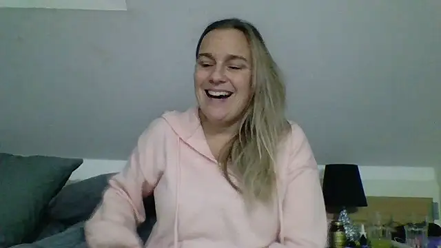 scrummymummy2 online show from January 8, 10:01 pm