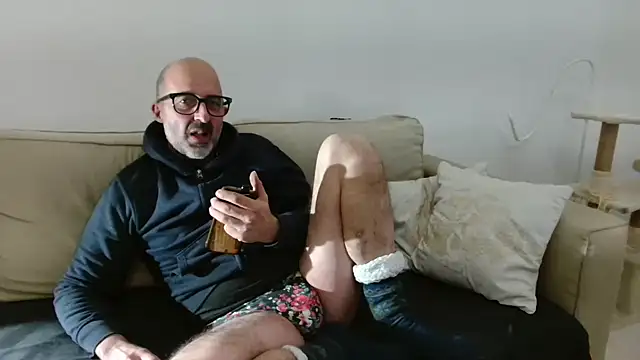 Snapshot of newsimo74 chatting on November 14, 7:23 pm newsimo74 online show from November 14, 7:23 pm