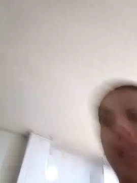 Nahiajhonson  online show from February 3, 1:05 pm