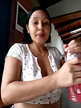 Snapshot of SamaraJay1 chatting on September 28, 3:39 pm SamaraJay1 online show from September 28, 3:39 pm