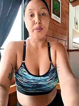 Snapshot of SamaraJay1 chatting on December 3, 4:05 pm SamaraJay1 online show from December 3, 4:05 pm