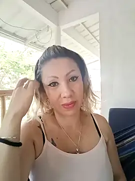 coral smitth online show from December 10, 9:22 pm