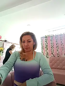 coral smitth online show from December 16, 6:16 pm