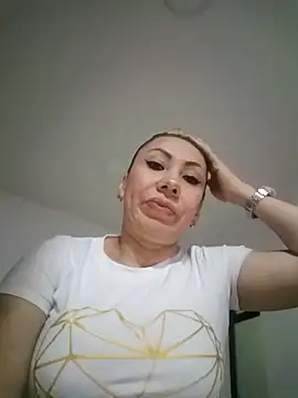 coral smitth online show from October 22, 6:40 pm