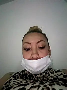 coral smitth online show from November 9, 1:15 am