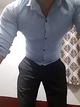 Guyinshortss online show from February 7, 7:06 pm