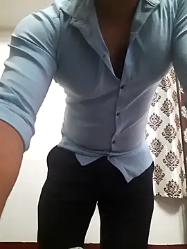 Guyinshortss online show from June 17, 8:21 pm