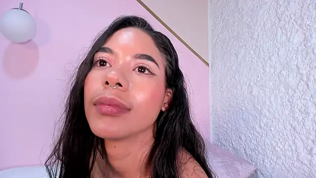 Snapshot of cate_martinez chatting on December 9, 9:06 am cate martinez online show from December 9, 9:06 am