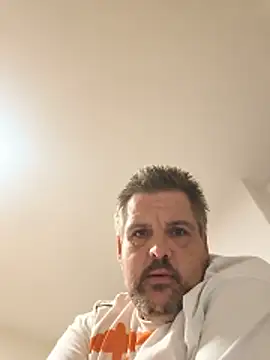 Snapshot of Ronny2510 chatting on June 17, 9:05 pm Ronny2510 online show from June 17, 9:05 pm