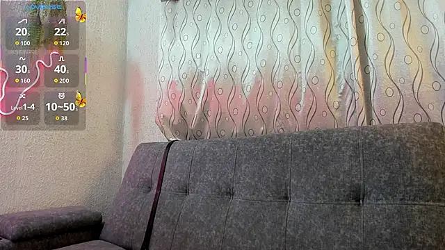 Snapshot of samanthaeliott22 chatting on November 7, 1:05 am samanthaeliott22 online show from November 7, 1:05 am