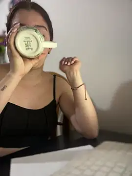 Cloew Marz online show from March 14, 3:39 pm