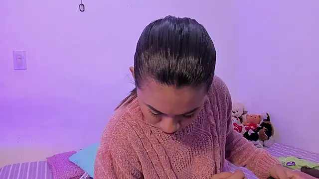 Snapshot of crystalvazquez chatting on October 21, 12:28 pm crystalvazquez online show from October 21, 12:28 pm