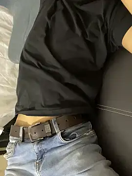 Snapshot of zeck80 chatting on February 17, 7:15 am zeck80 online show from February 17, 7:15 am