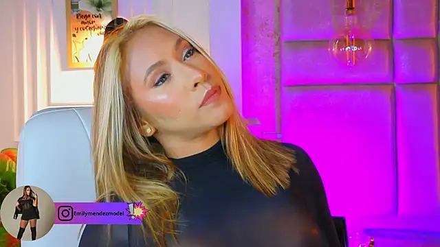 AlessiaLondon online show from June 15, 10:17 am