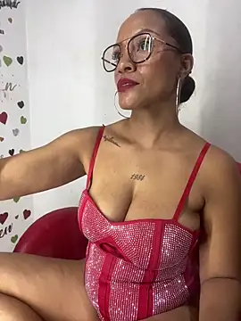 AdelaHaneix online show from April 11, 5:45 am