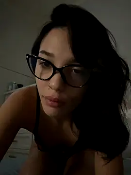 HotBrianna02 online show from September 23, 8:17 am