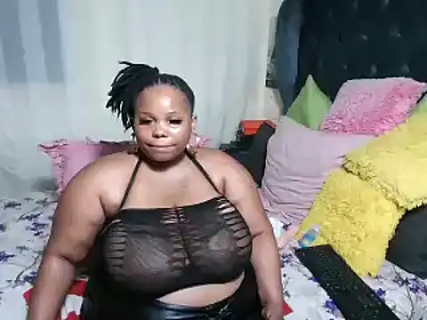 Snapshot of Candiyliciousxx chatting on January 24, 8:32 pm Candiyliciousxx online show from January 24, 8:32 pm
