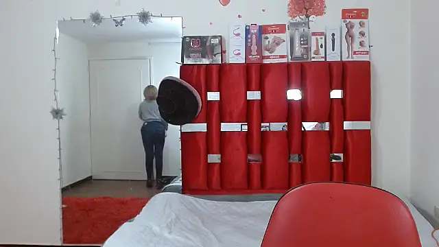 krystal thomson online show from October 6, 4:04 pm