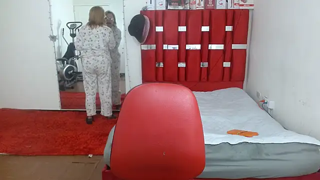 krystal thomson online show from October 14, 4:08 pm