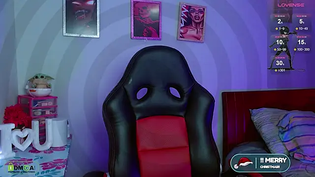 Snapshot of Miss_scarllet_ chatting on December 19, 1:18 pm Miss scarllet online show from December 19, 1:18 pm