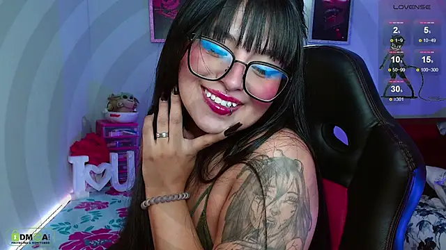 Snapshot of Miss_scarllet_ chatting on February 28, 1:36 pm Miss scarllet online show from February 28, 1:36 pm