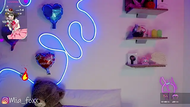 Mia foxx  online show from February 8, 12:06 am