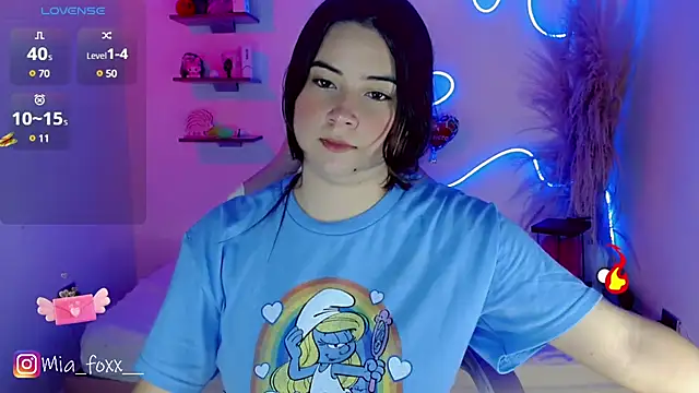 Mia foxx  online show from March 17, 9:13 pm