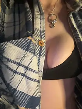 Snapshot of indie-rayne chatting on March 16, 5:28 pm indie-rayne online show from March 16, 5:28 pm