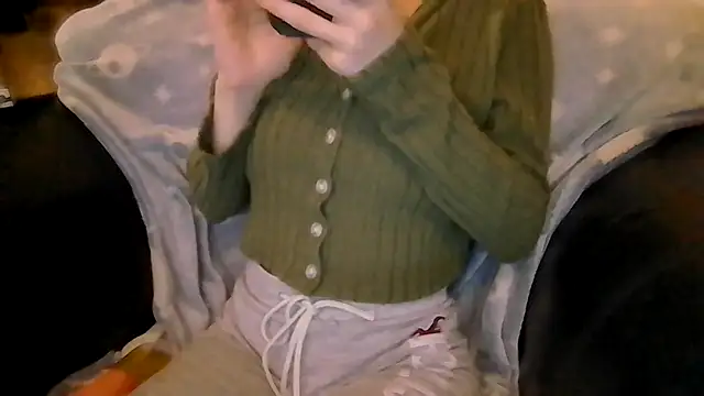 Snapshot of indie-rayne chatting on January 15, 9:40 pm indie-rayne online show from January 15, 9:40 pm