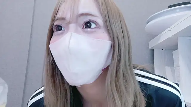 Snapshot of _chanMOMO_ chatting on June 17, 3:46 pm chanMOMO online show from June 17, 3:46 pm