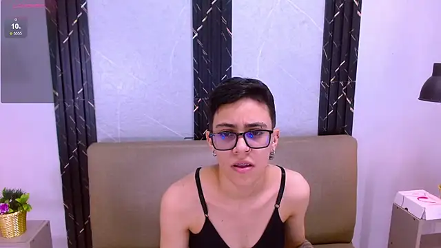 Cutie Shy  online show from October 13, 7:25 pm