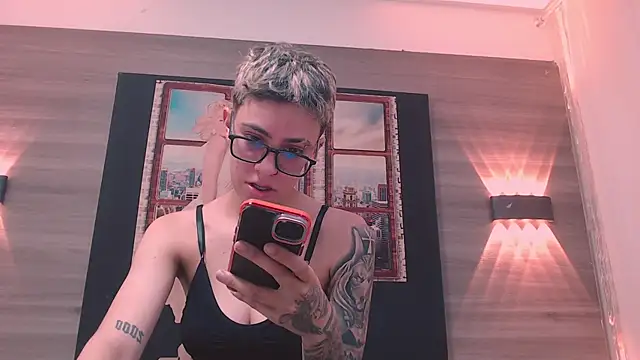 Cutie Shy  online show from December 22, 5:43 pm