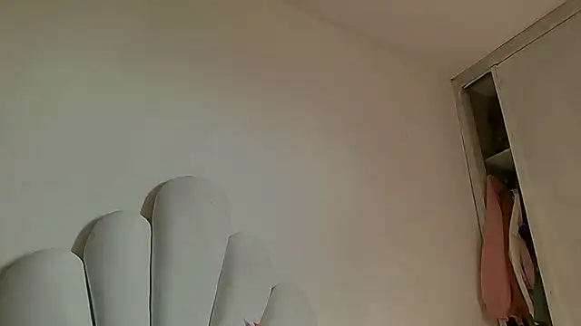 Cutie Shy  online show from July 10, 1:36 pm