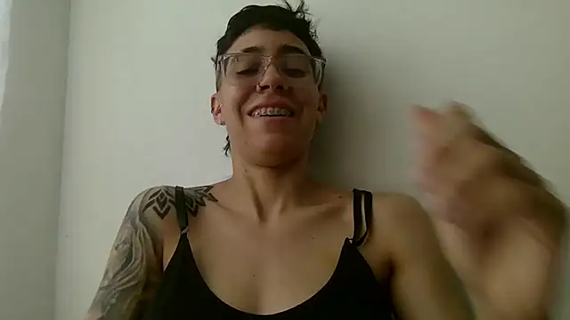 Cutie Shy  online show from July 24, 1:31 pm